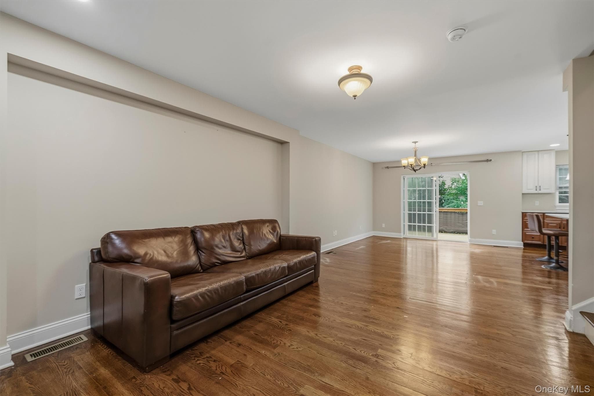 809 Fairway Court thumbnail 6