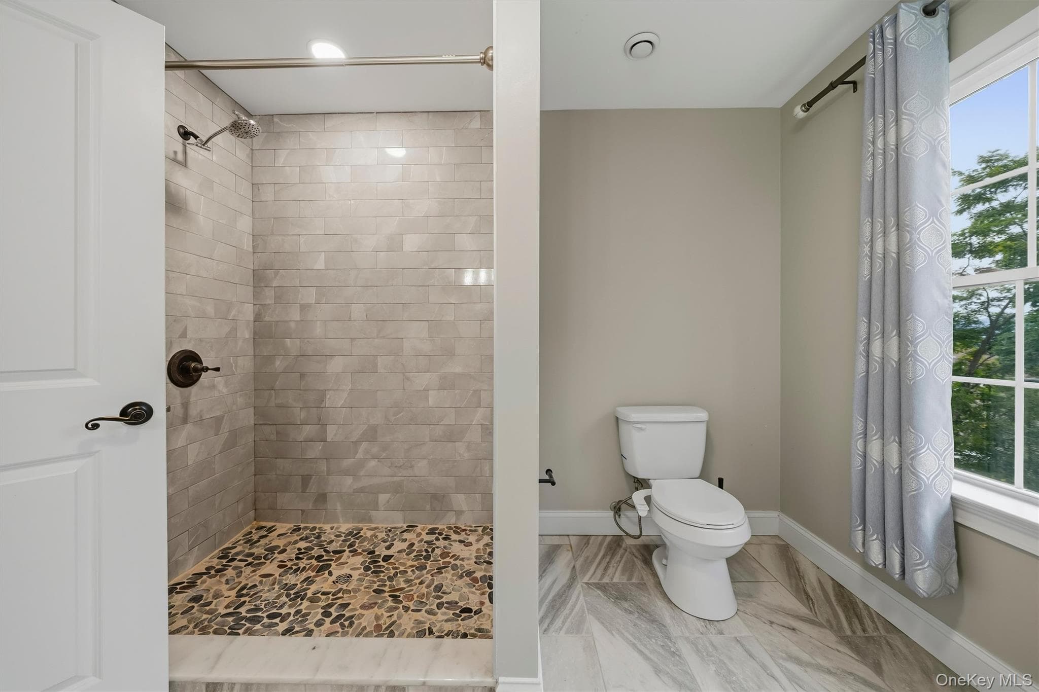 809 Fairway Court thumbnail 24