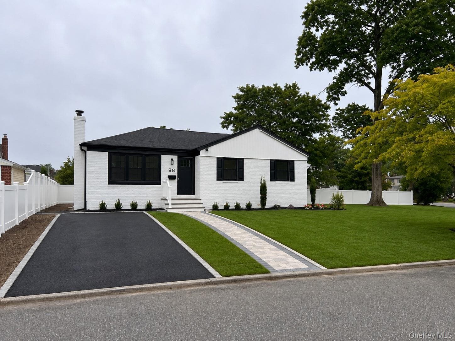 98 Beecher Road photo 1