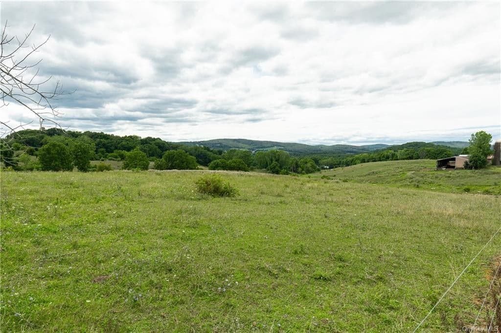 Yonderview Road thumbnail 8