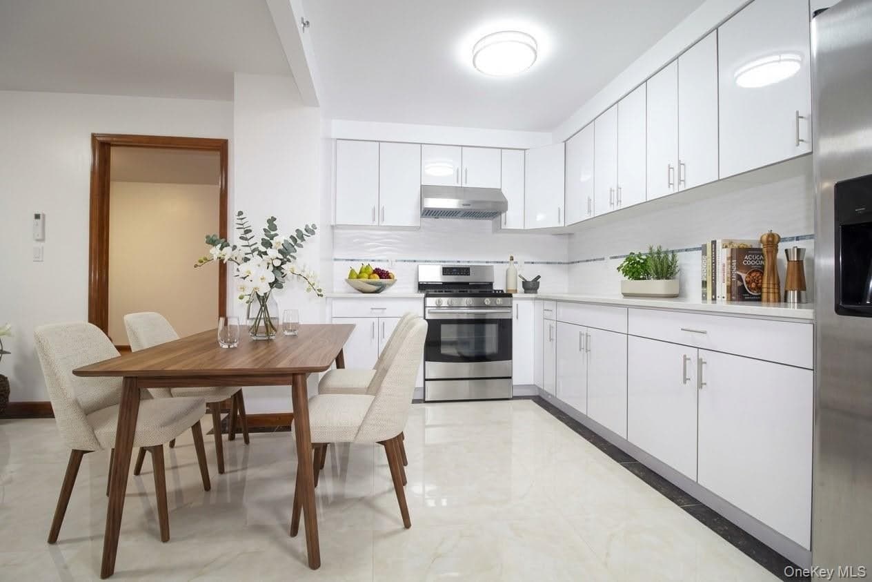 108-38 41st Ave Ave Unit: 2B thumbnail 2