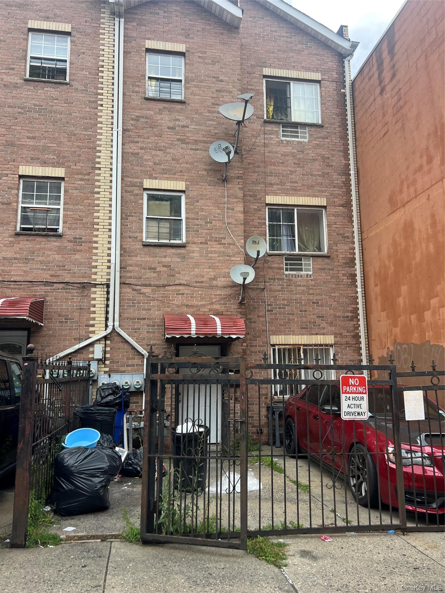 877 Elsmere Place Pl, Bronx