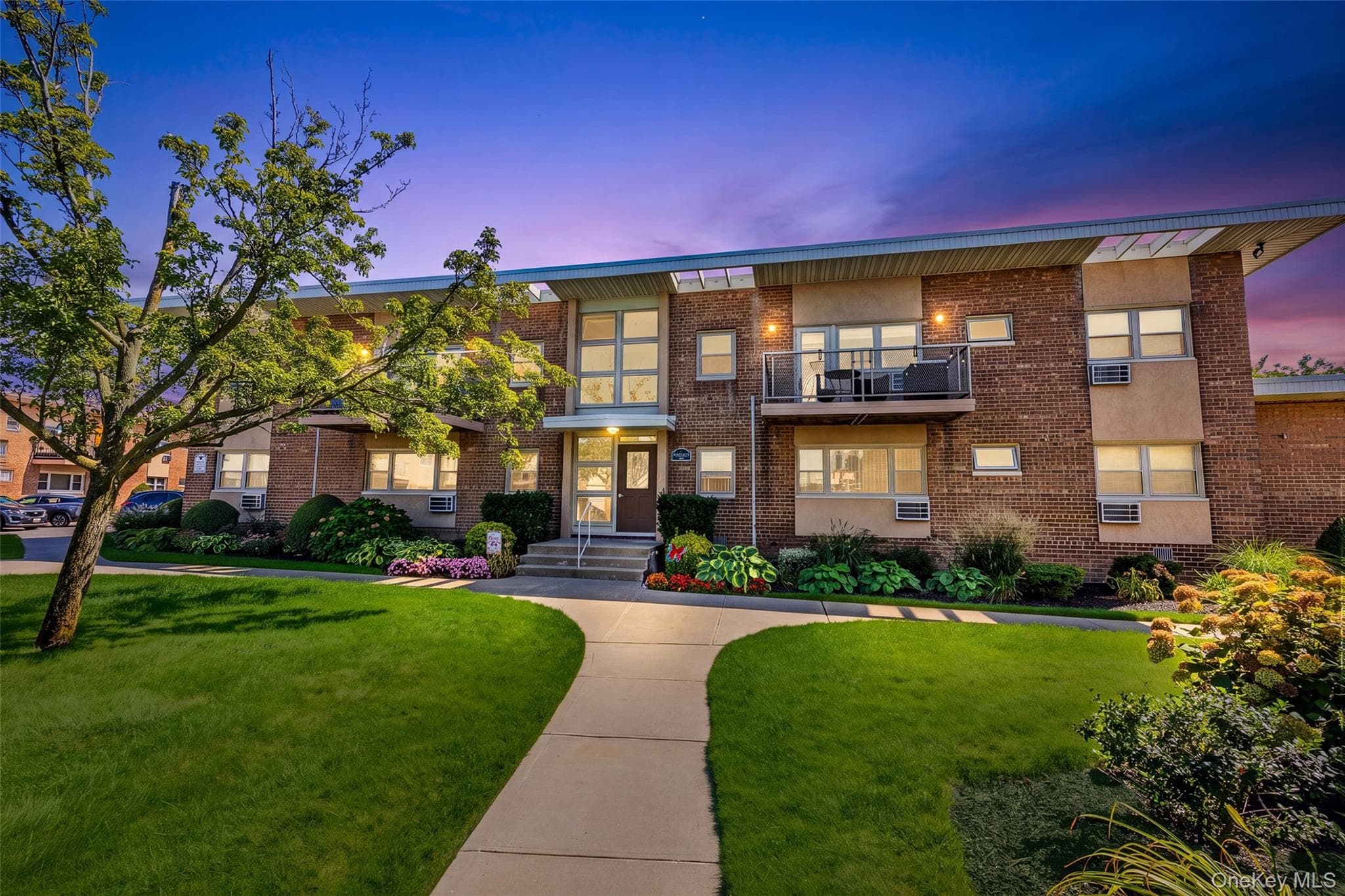 4 Rose Street Unit: Building 2, Unit C1, Oceanside