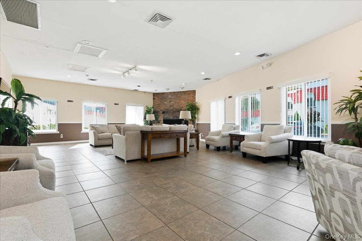 47 Alhambra Drive thumbnail 16