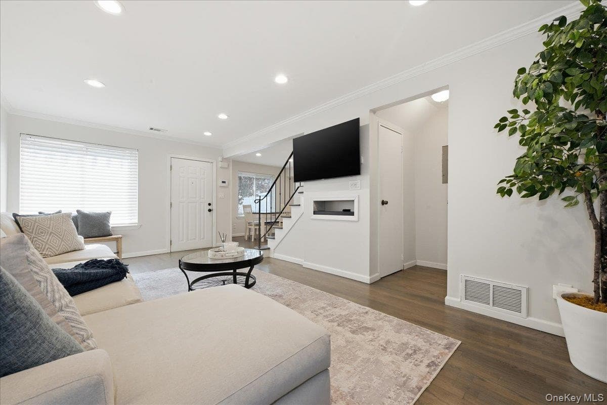47 Alhambra Drive thumbnail 12