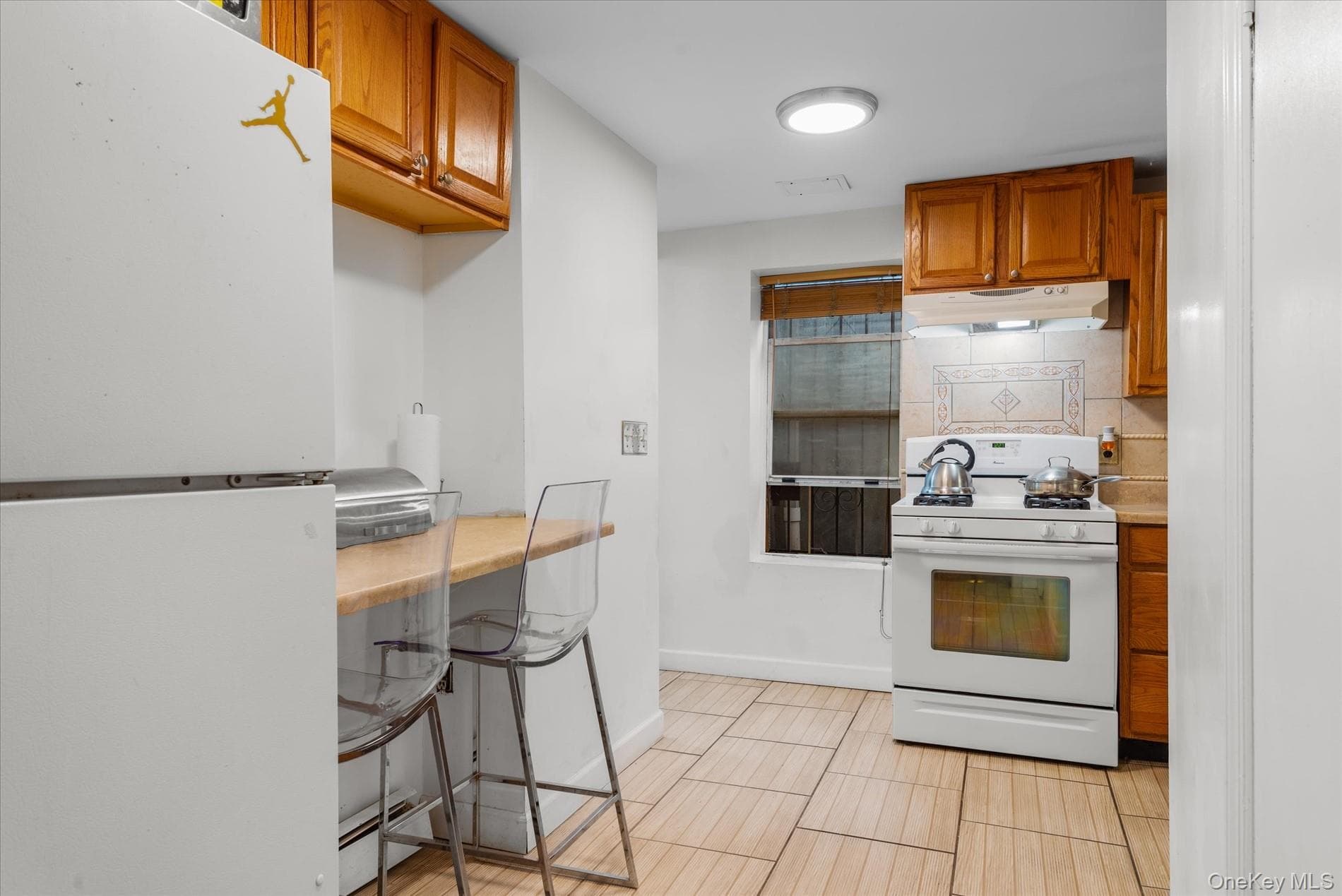1241 Putnam Avenue thumbnail 9