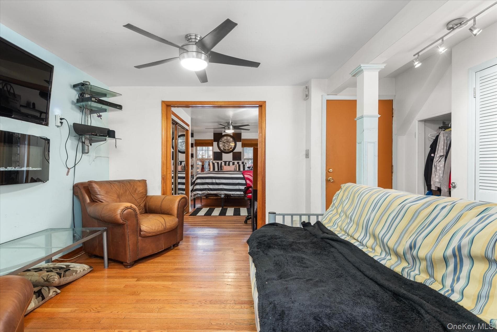 1241 Putnam Avenue thumbnail 6