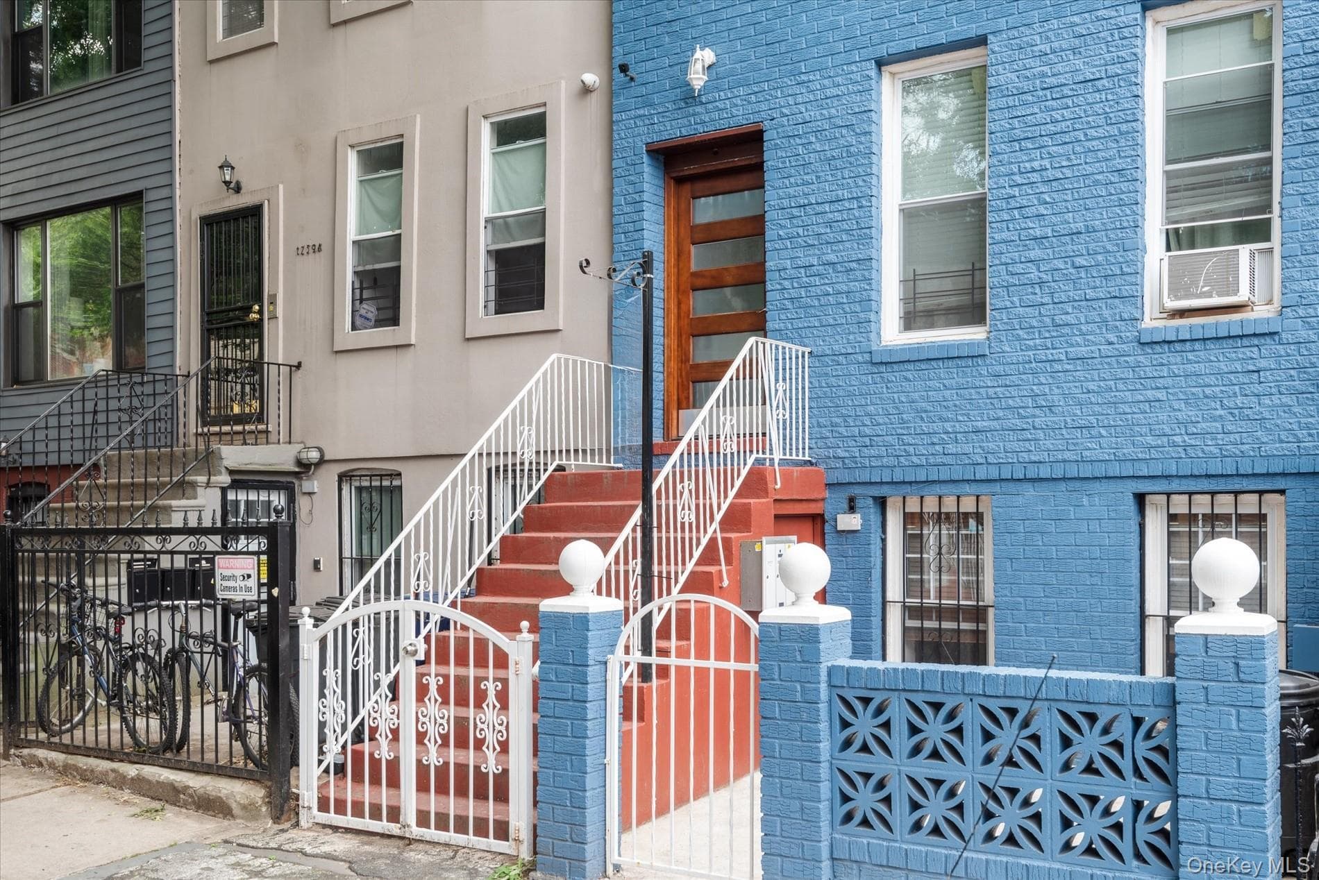 1241 Putnam Avenue thumbnail 3