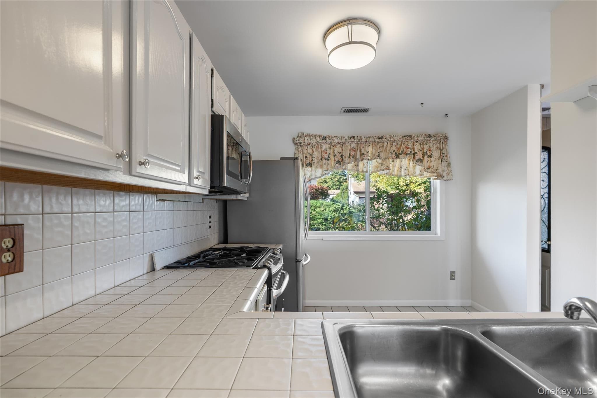 713 Hewitt Lane thumbnail 14