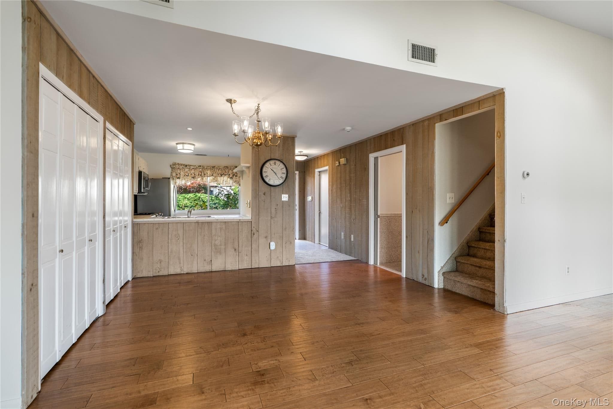 713 Hewitt Lane thumbnail 18