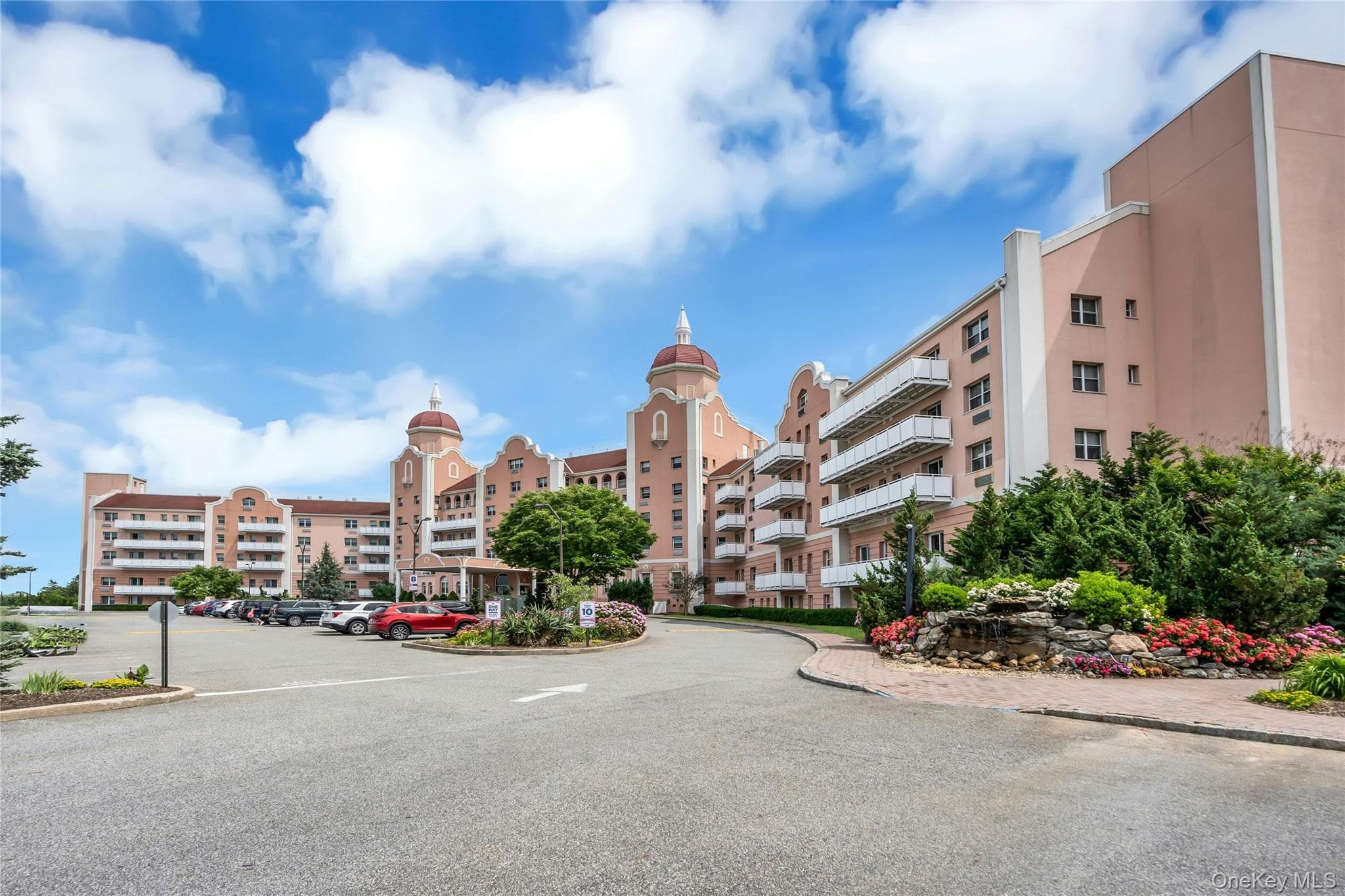 2 Richmond Road Unit: 5W, Lido Beach