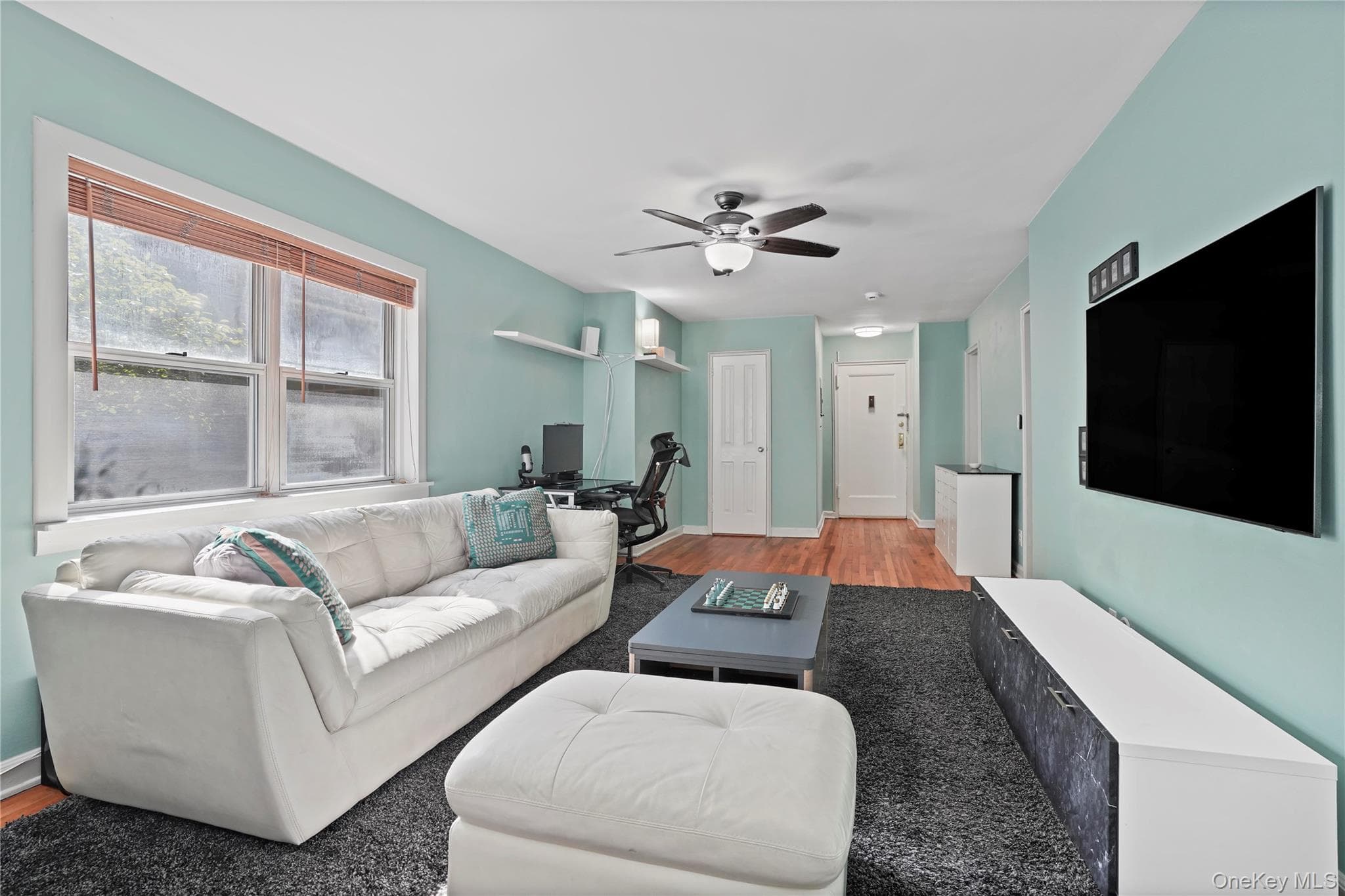 330 S Broadway Unit: D11 thumbnail 12