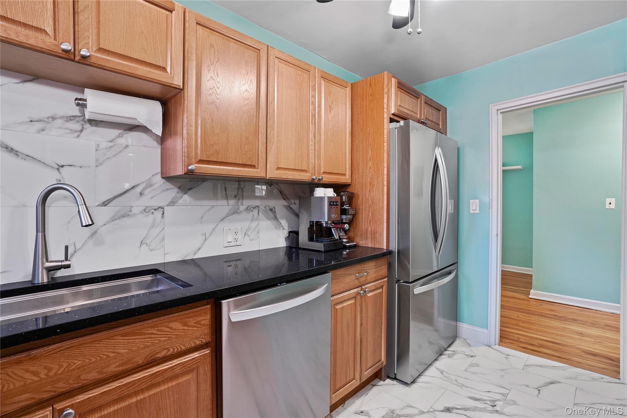 330 S Broadway Unit: D11 thumbnail 8