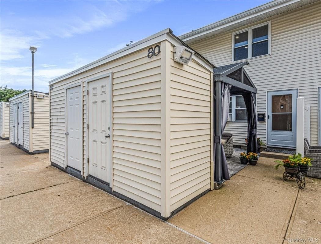 80 Townhouse Road Unit: 80N, Huntington Station