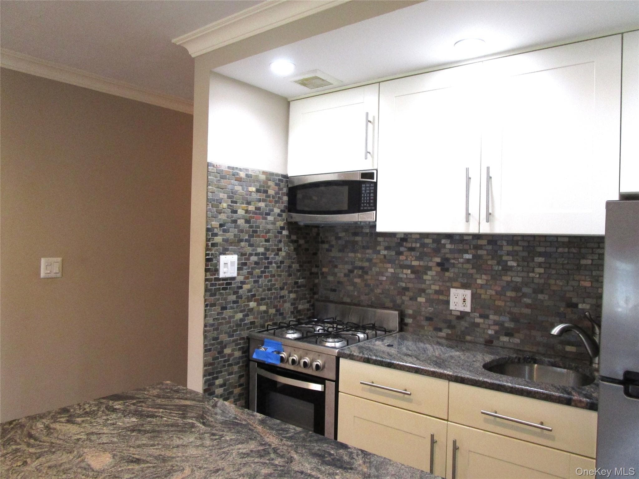 324 Post Avenue Unit: 11-I thumbnail 13