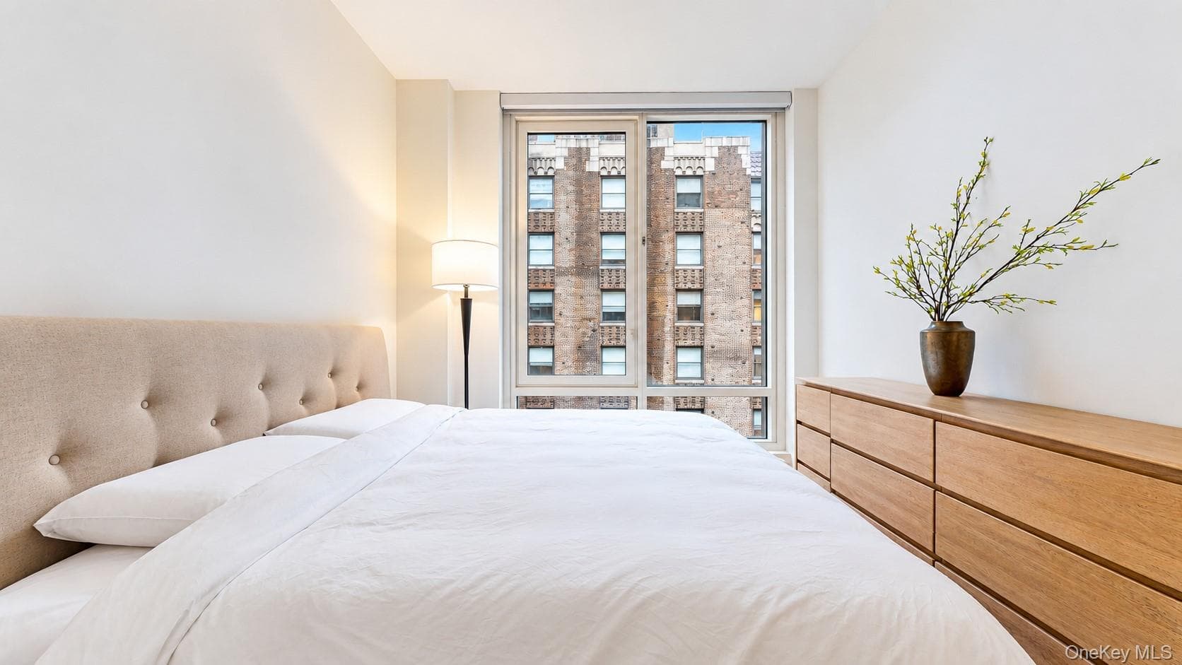 135 E 47th Street Unit: 22F thumbnail 22