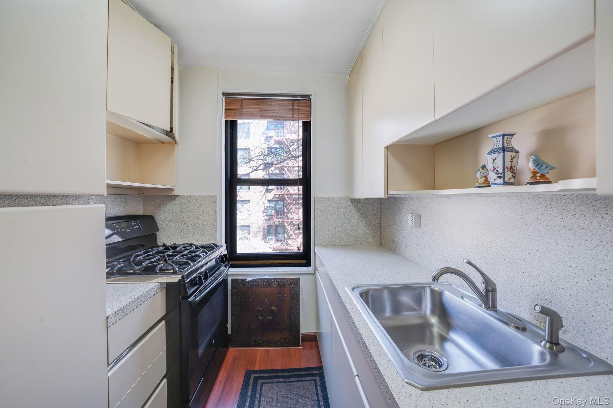 83-85 Woodhaven Boulevard Unit: 3L thumbnail 8