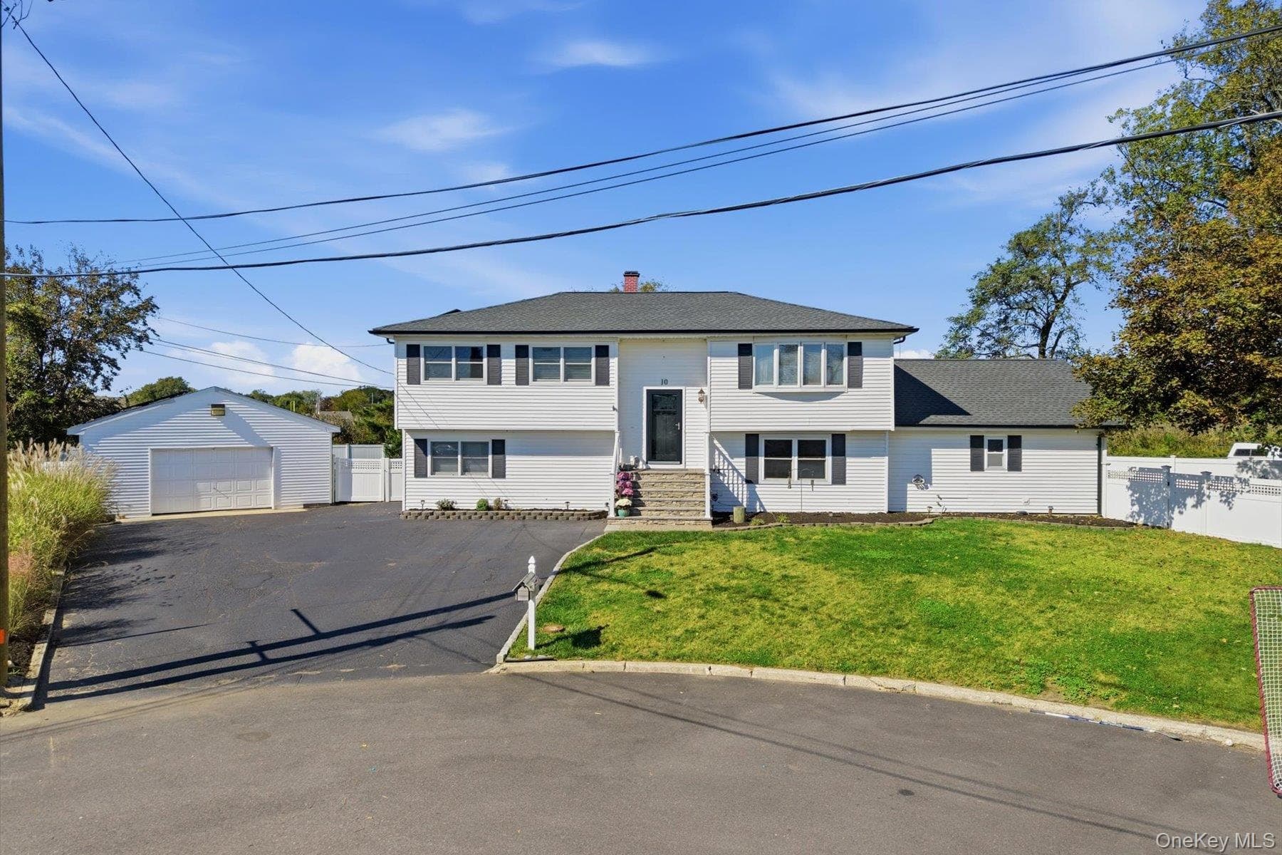 10 Gale Court, Patchogue