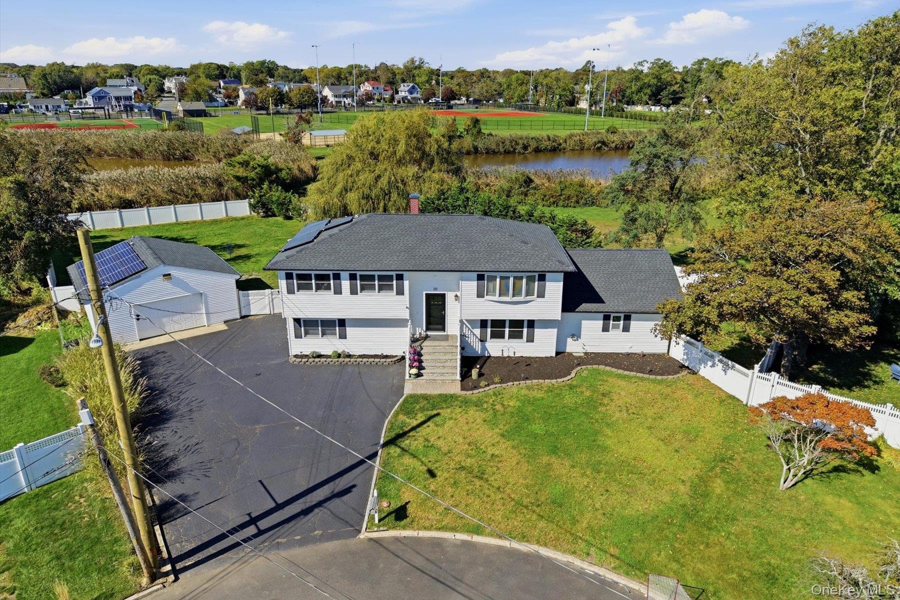 10 Gale Court thumbnail 2