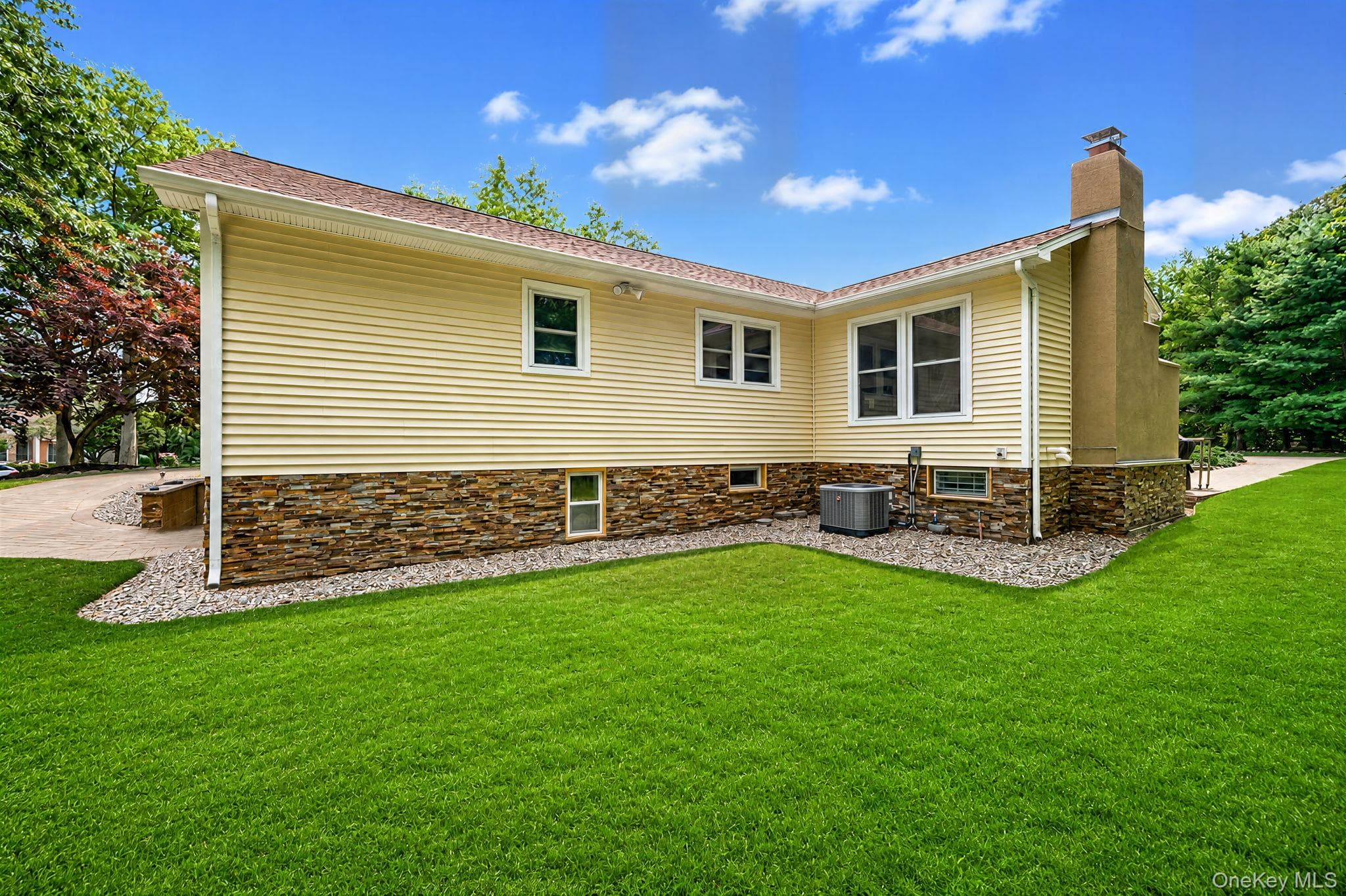 10 Williamsburg Drive thumbnail 23