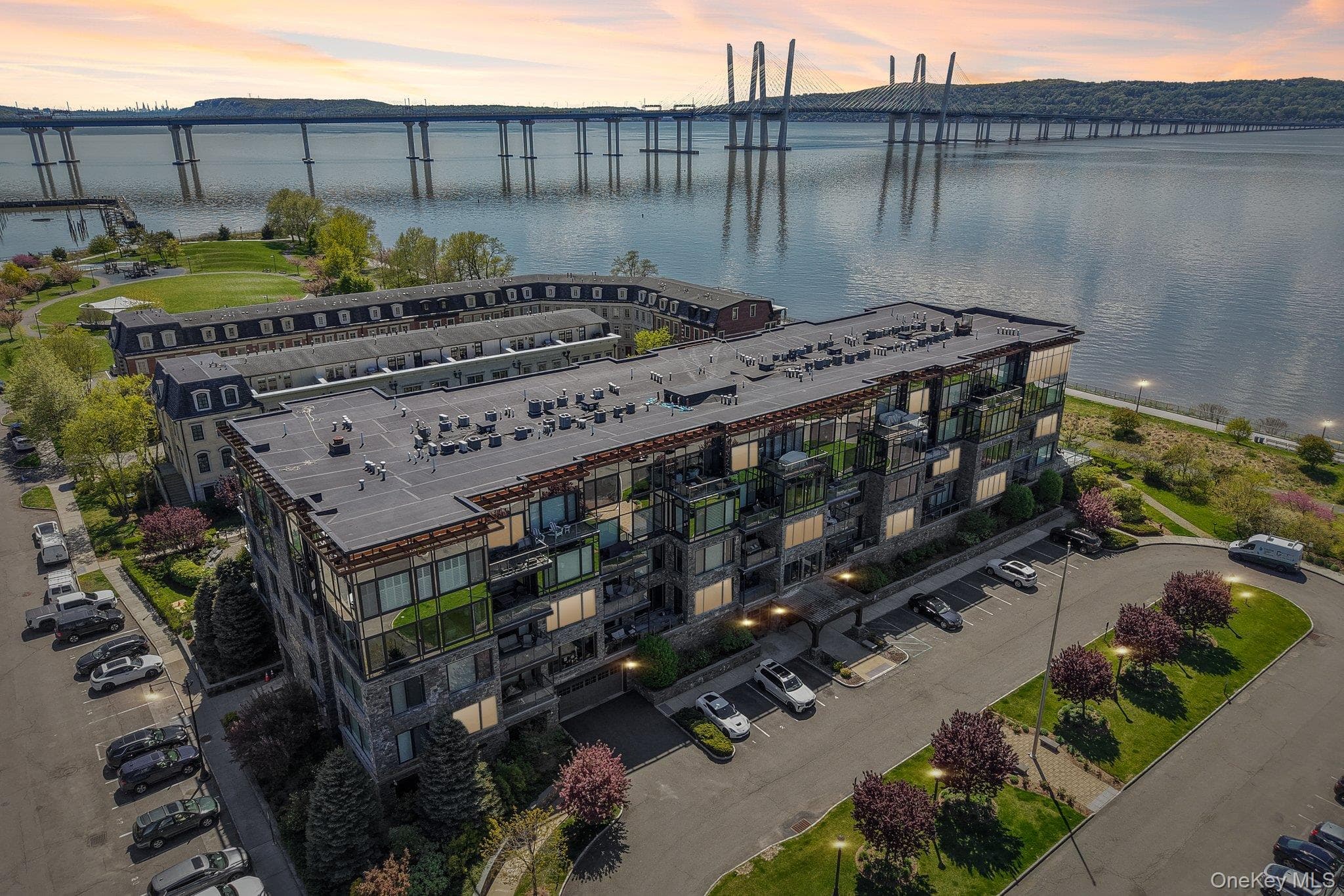16 Rivers Edge Drive Unit: 310, Tarrytown