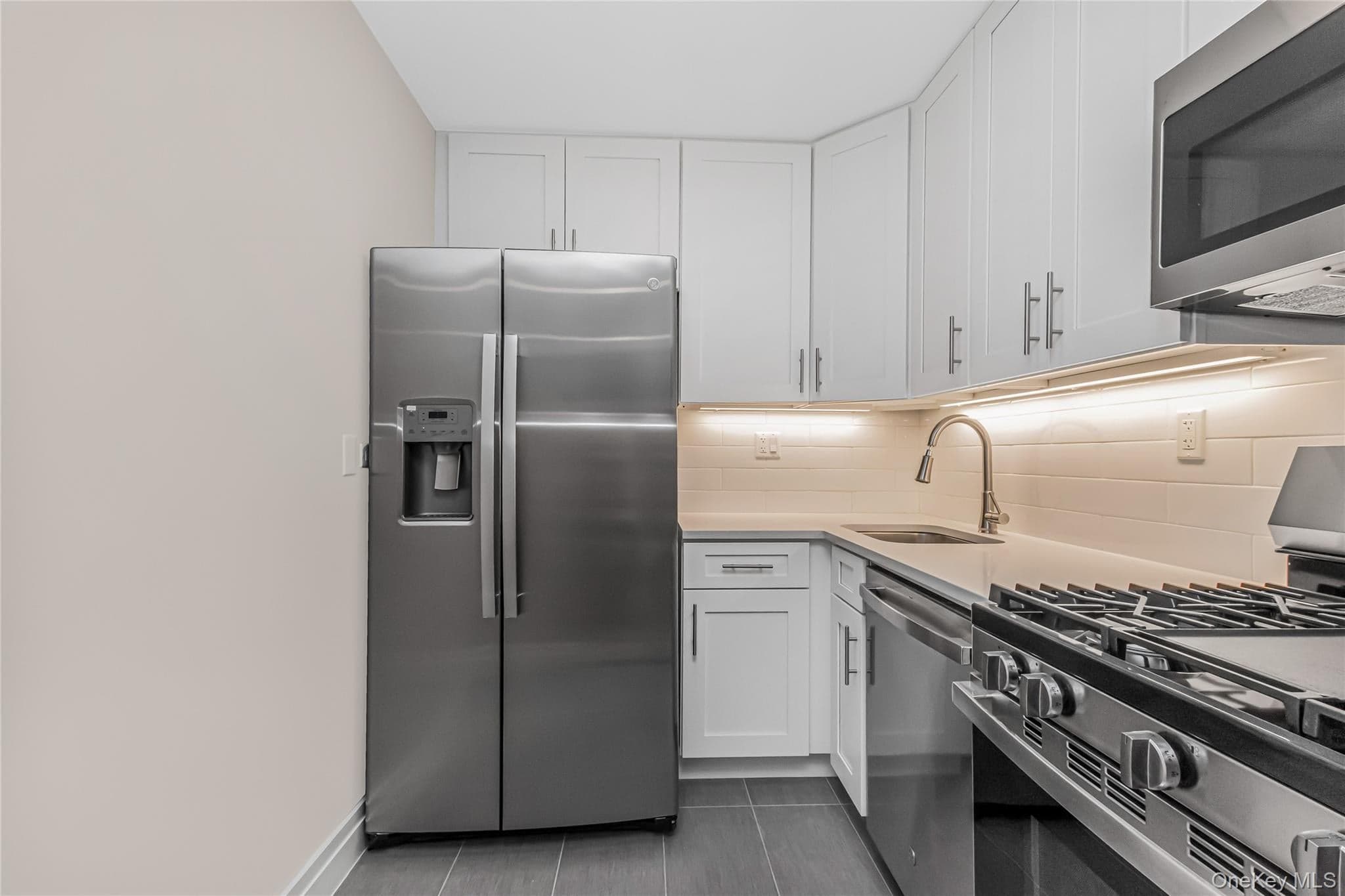 3333 Henry Hudson Parkway Unit: 20C thumbnail 4