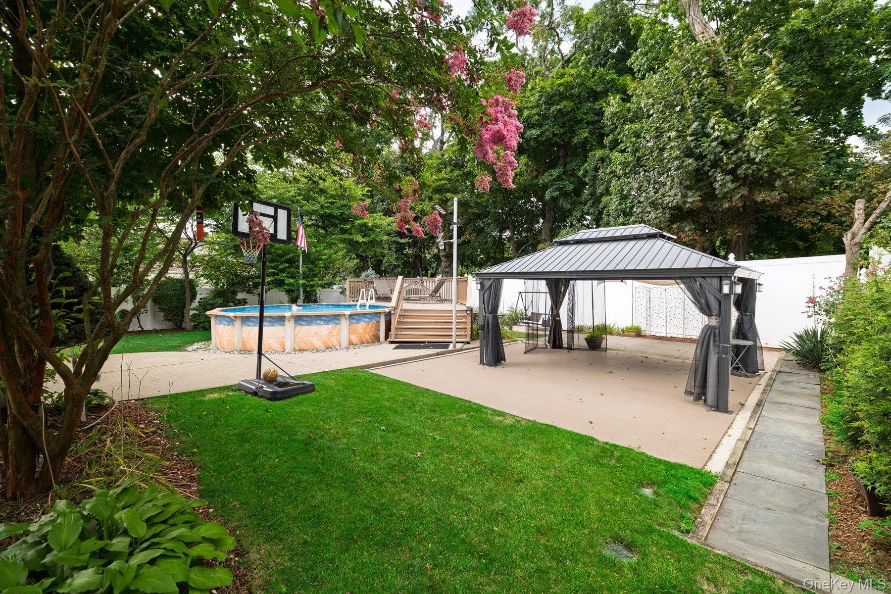791 Cornwell Avenue thumbnail 33