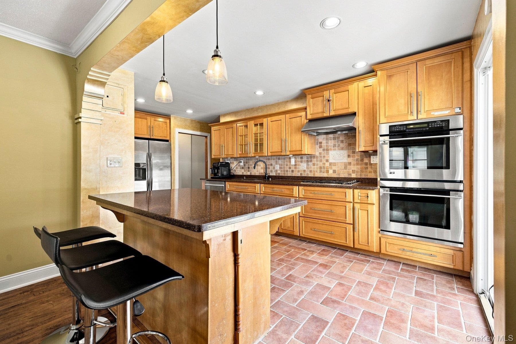 791 Cornwell Avenue thumbnail 13