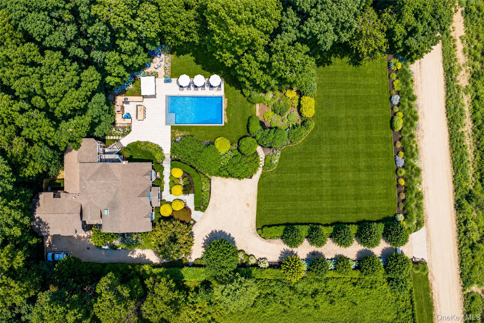 652 Noyack Path, Water Mill