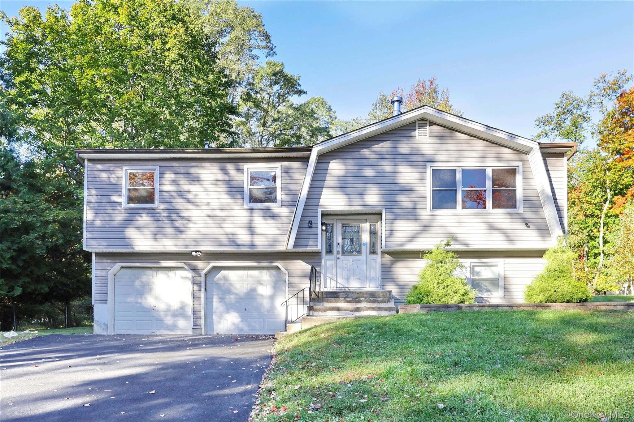 4 Earl Court, Monsey