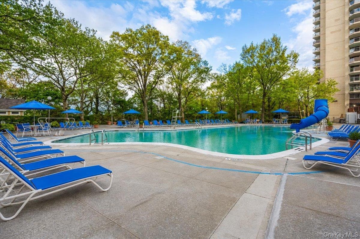 17-85 215th Street Unit: 11N thumbnail 37
