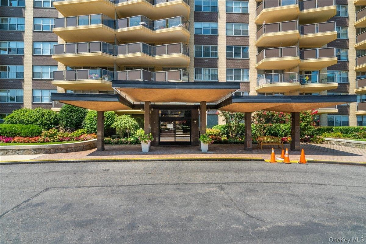 17-85 215th Street Unit: 11N thumbnail 38