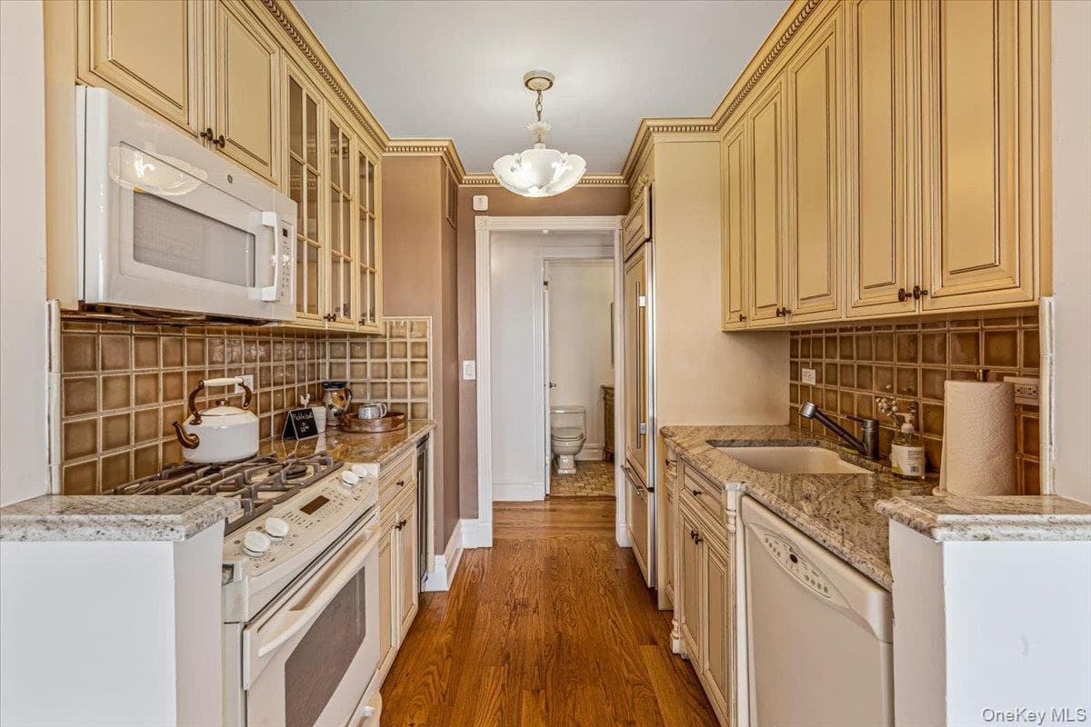 17-85 215th Street Unit: 11N thumbnail 11