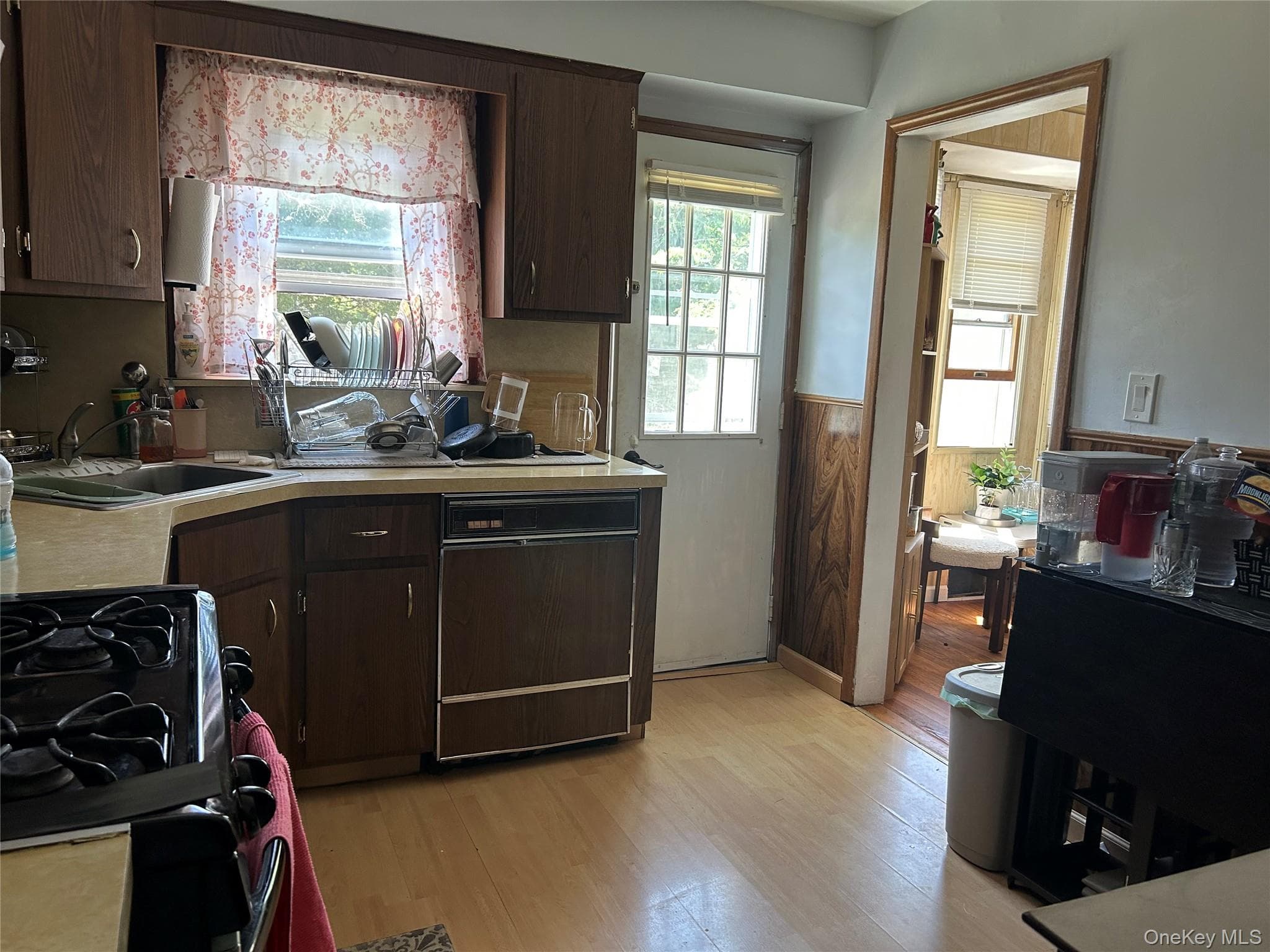 92 Melvin Avenue thumbnail 11