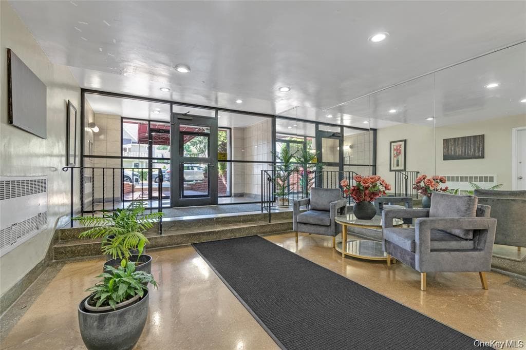 84-25 118 Street Unit: 3D thumbnail 2