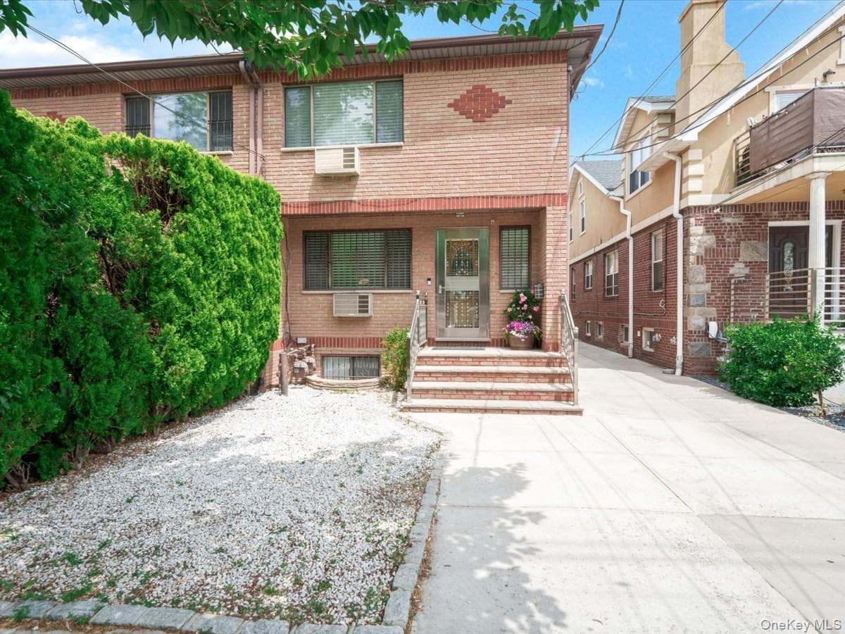 120-03 9th Avenue, College Point