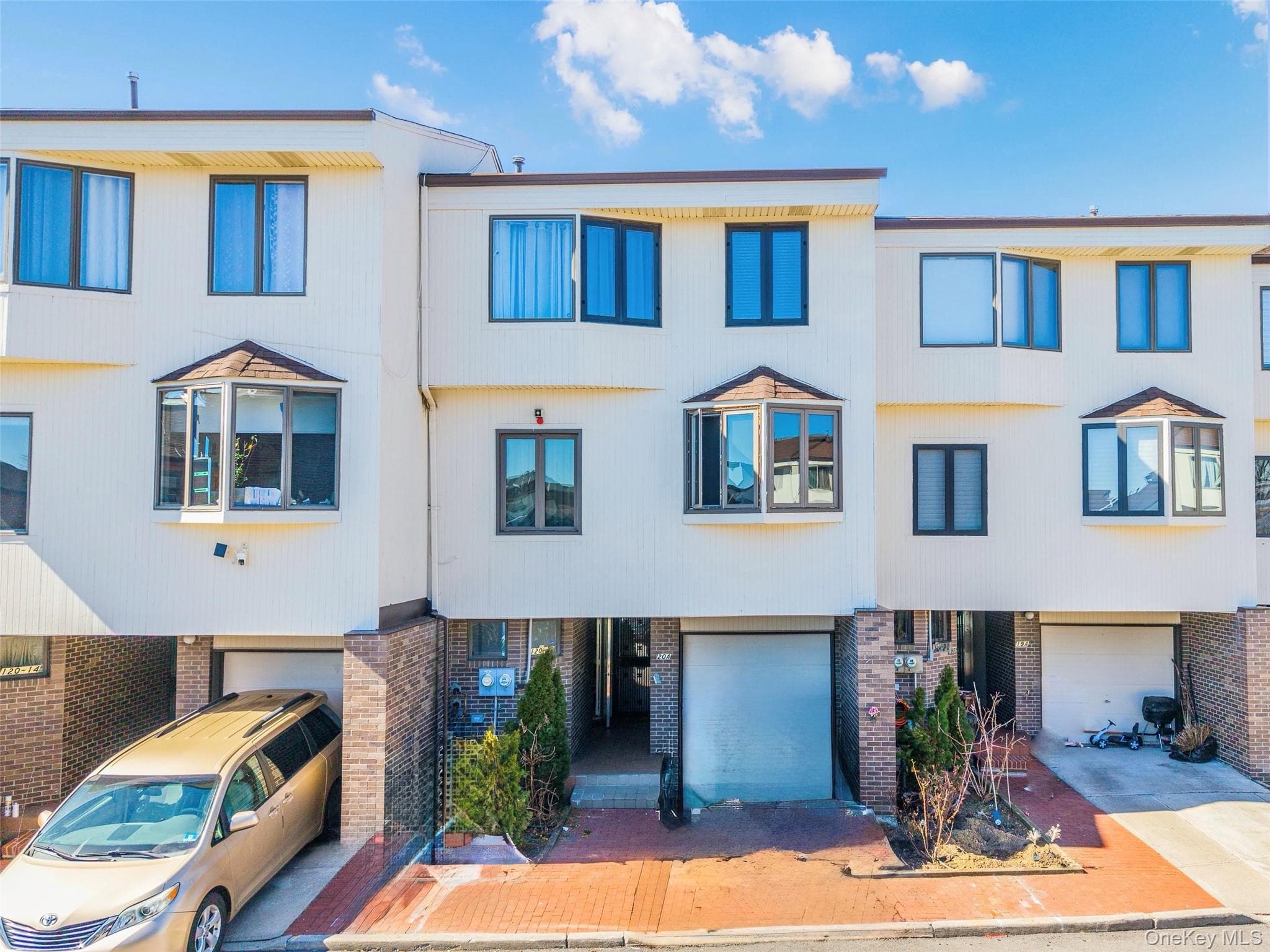 12012 Riviera Court Unit: 20B, College Point