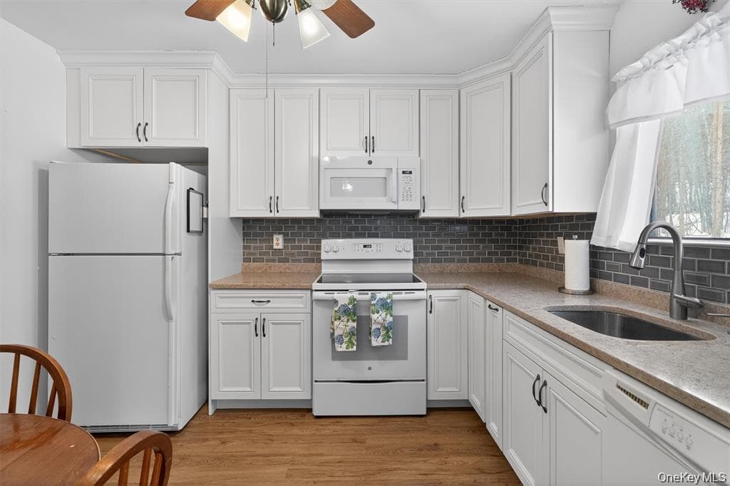 607 Mountain Laurel Drive thumbnail 16