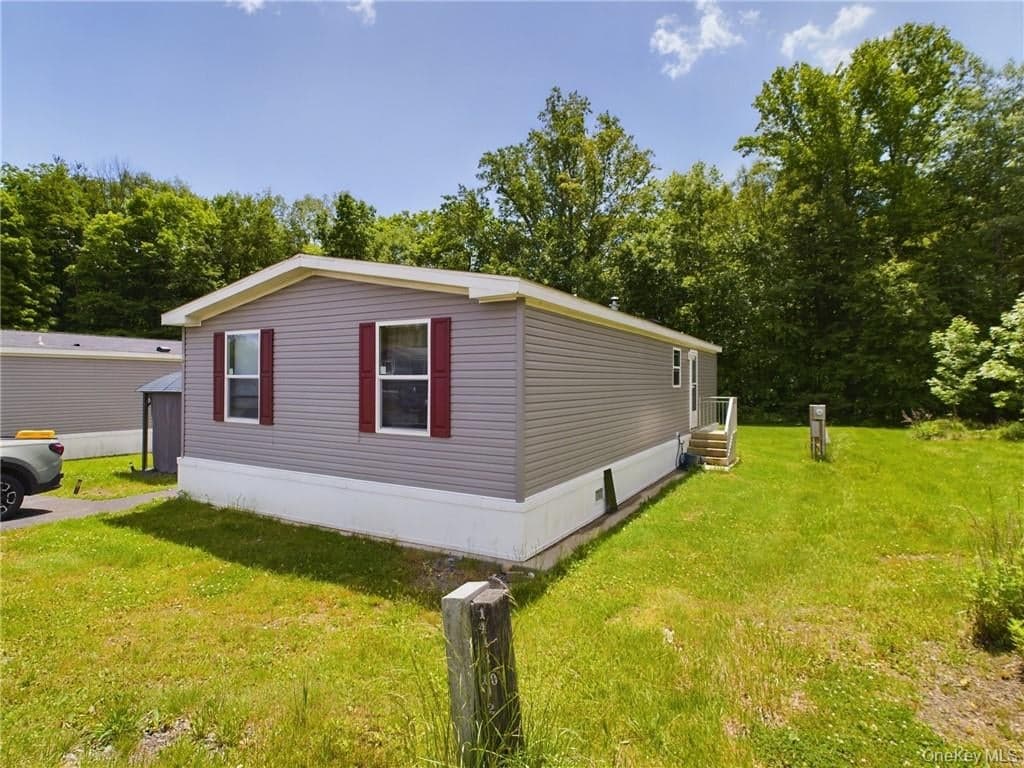 18 Shore Lane, Burlingham