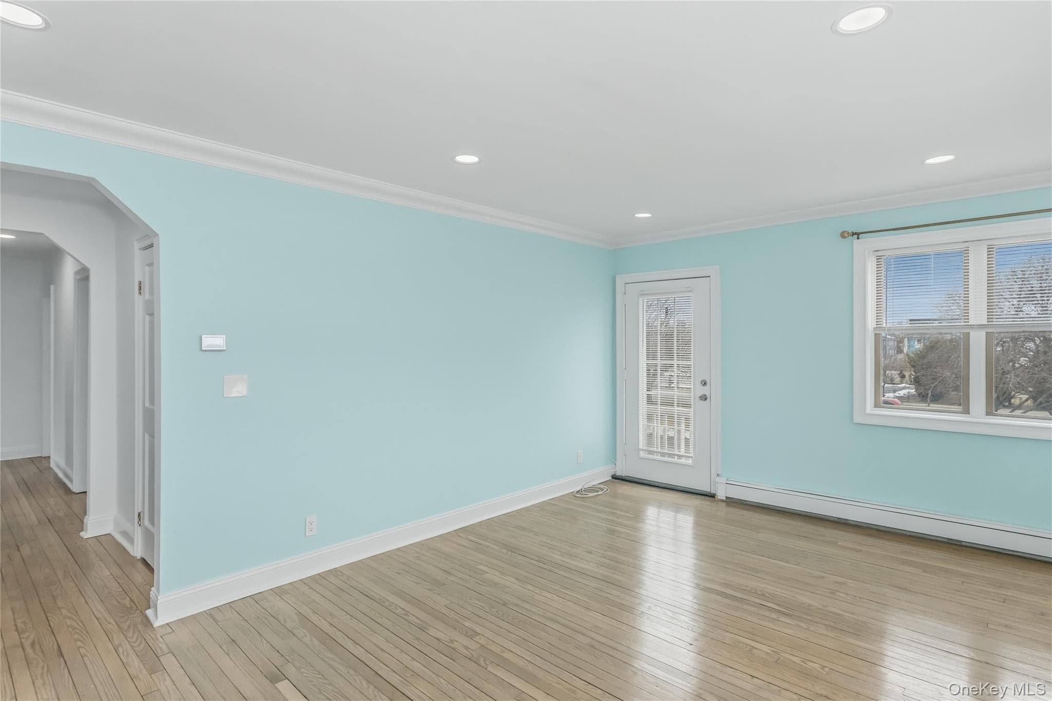 325 E Park Avenue thumbnail 9