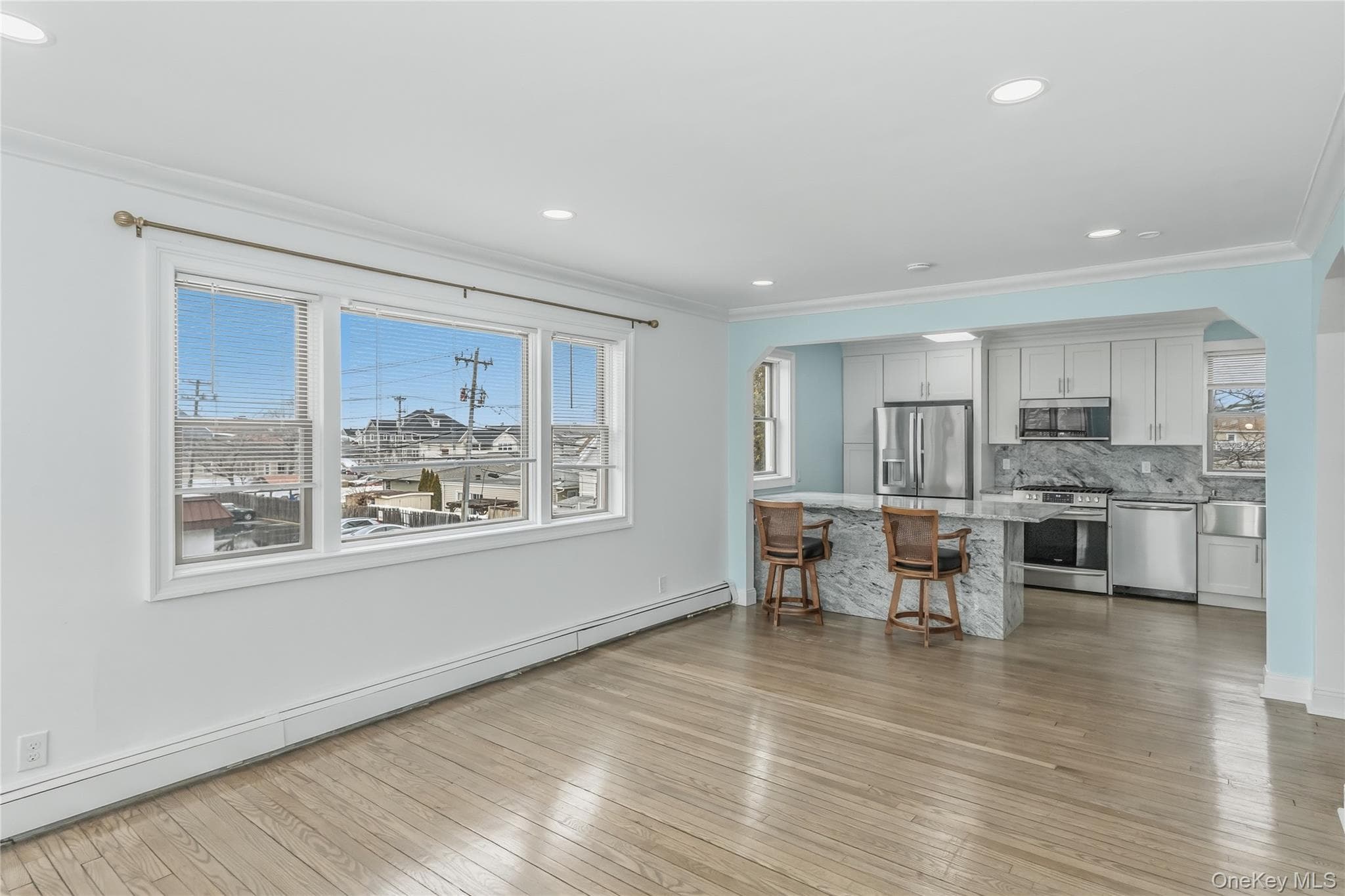 325 E Park Avenue thumbnail 7