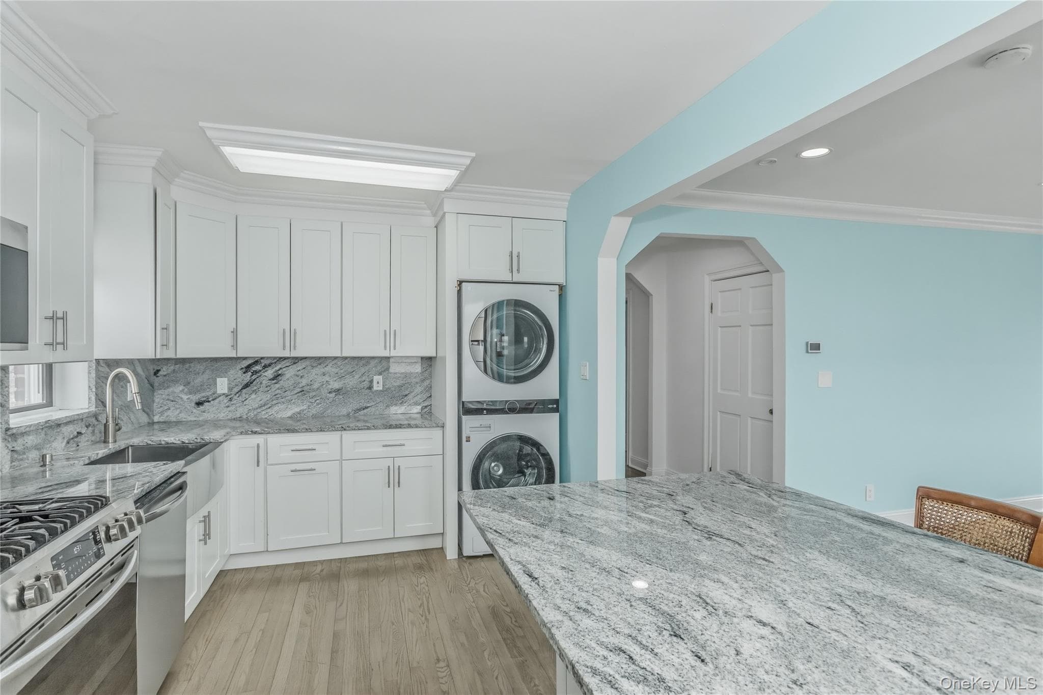 325 E Park Avenue thumbnail 10