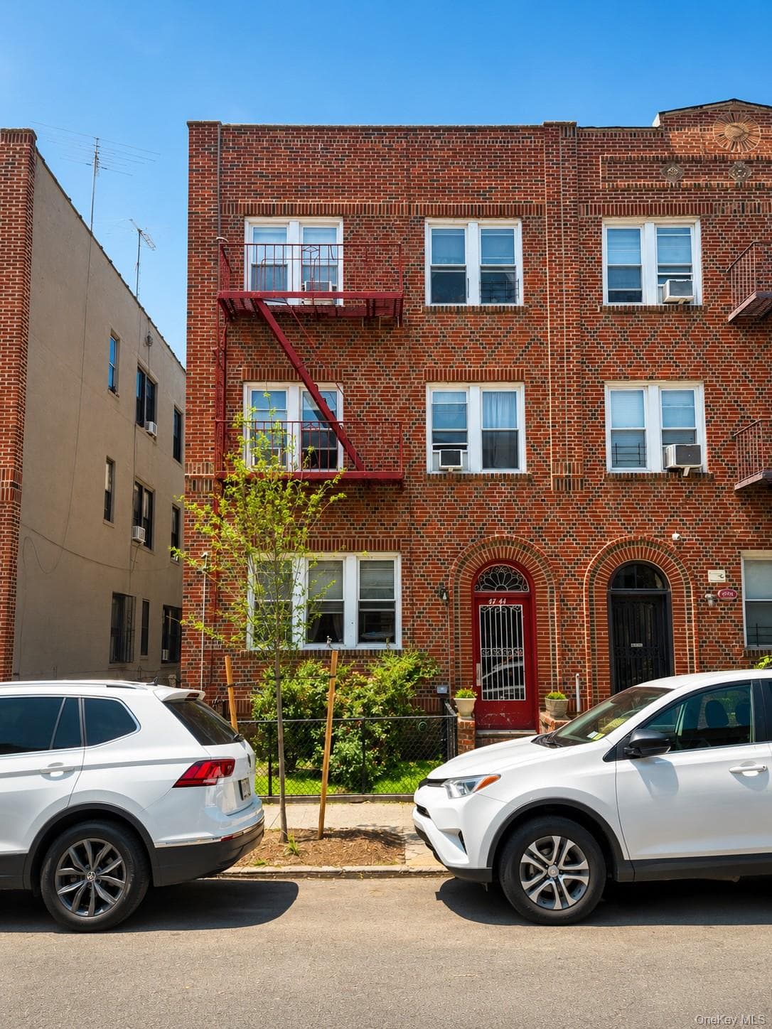 4744 44th Street photo 1