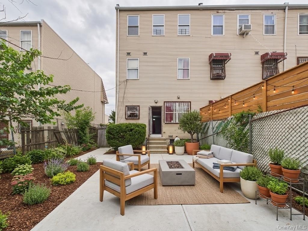 1222 Vyse Avenue thumbnail 5