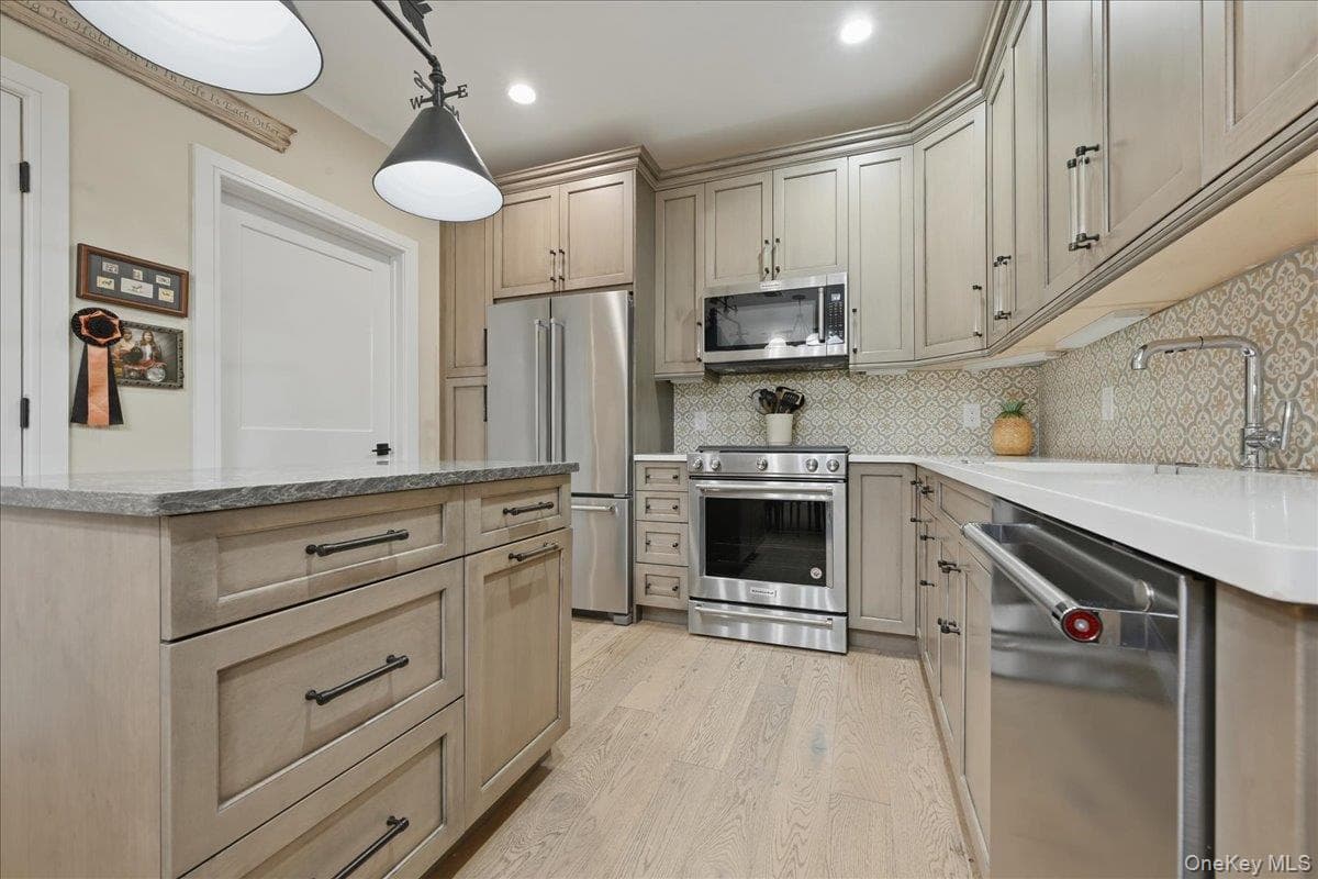 15103 Aspenwood Drive thumbnail 10