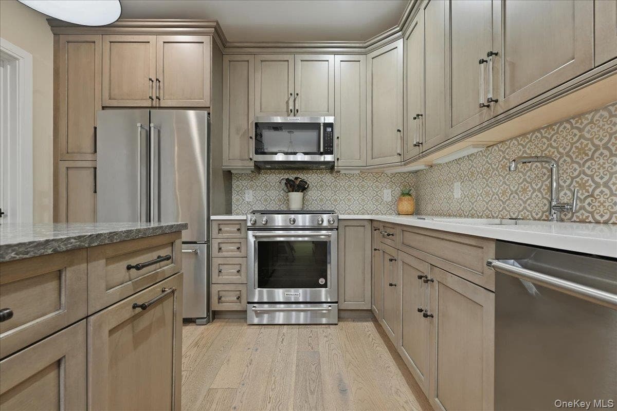 15103 Aspenwood Drive thumbnail 9