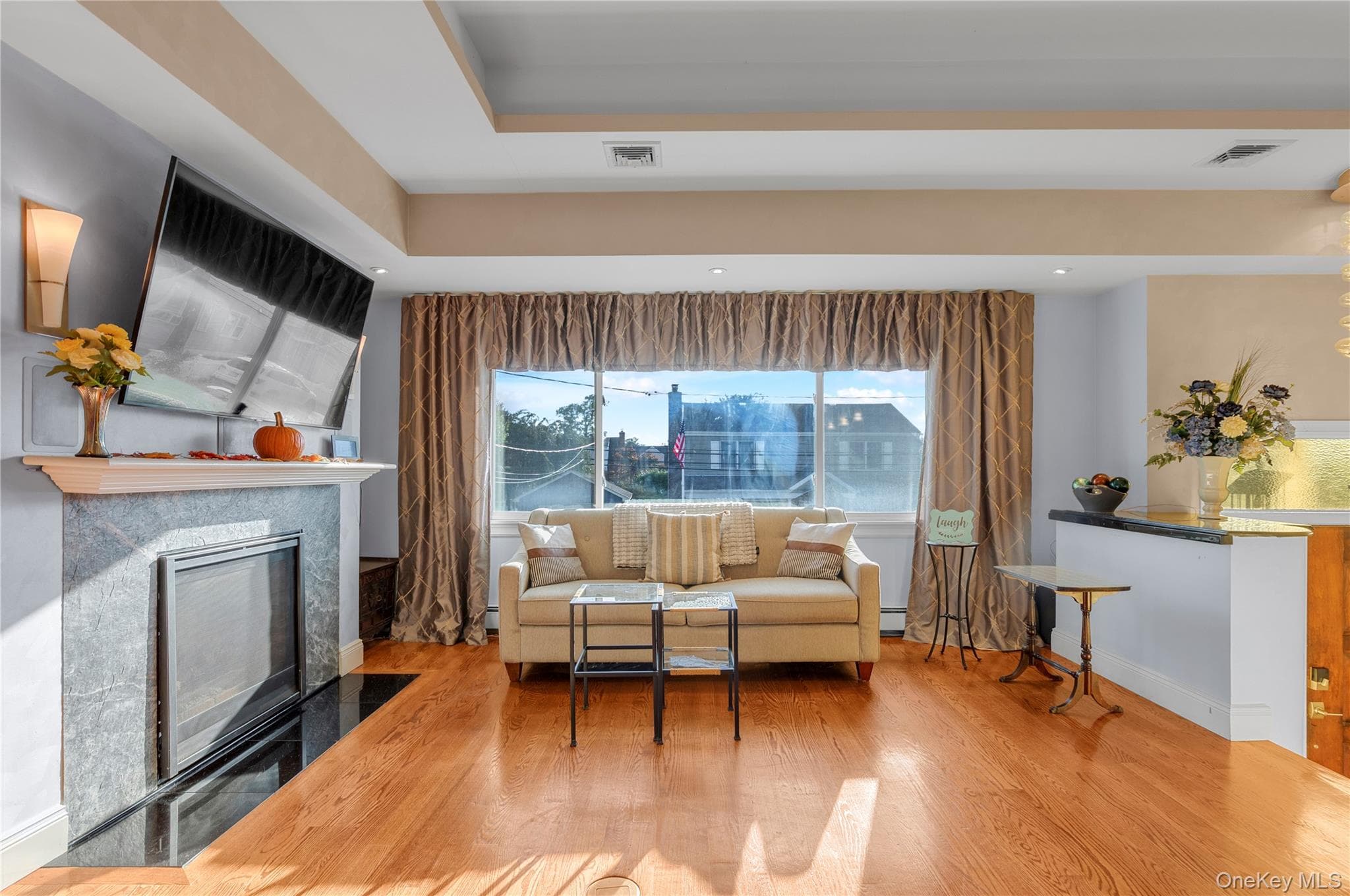 1 Glenwood Avenue Unit: A thumbnail 4