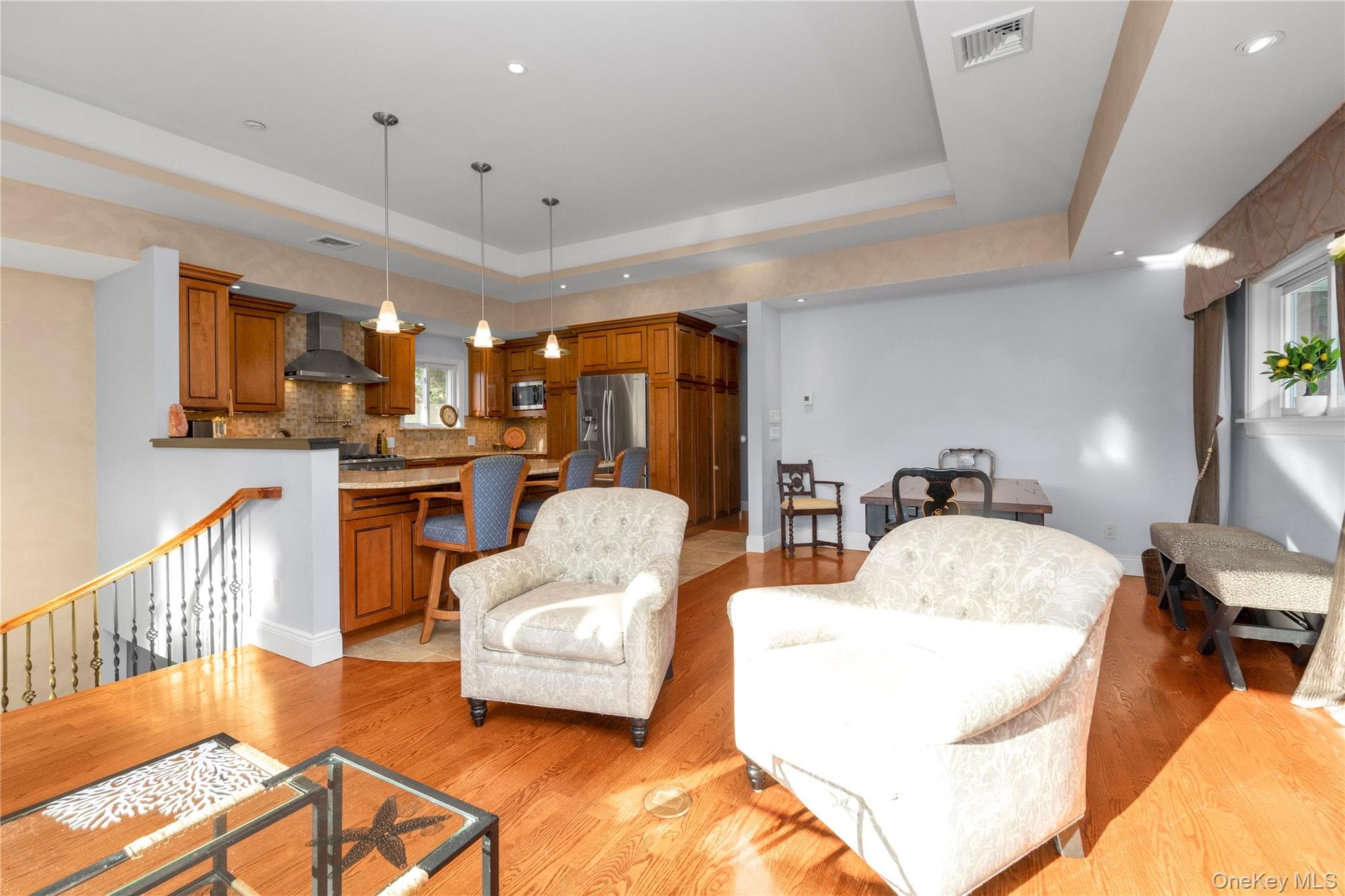 1 Glenwood Avenue Unit: A thumbnail 5