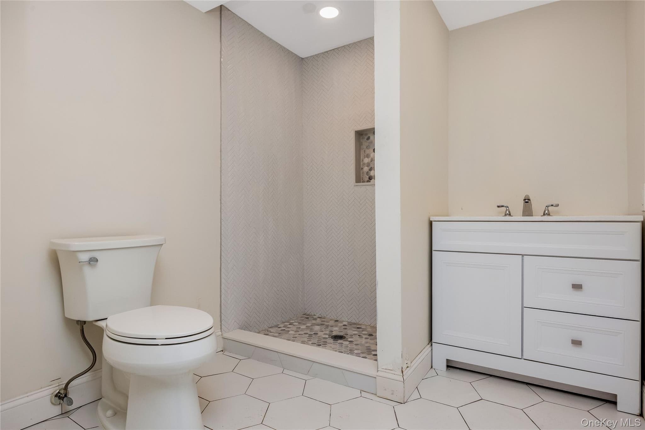 314 Mill Hill Road thumbnail 17