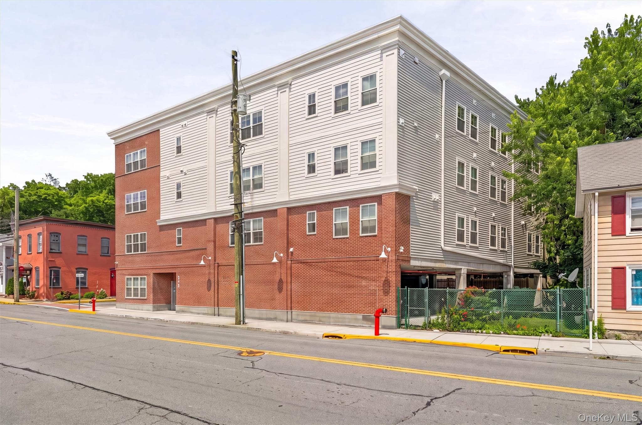 122 Greenwich Avenue thumbnail 3